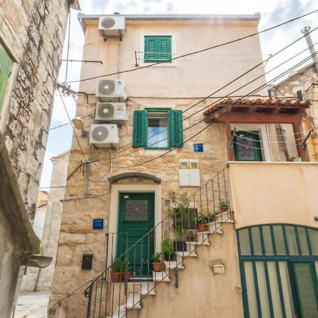 Old Town Retreat *